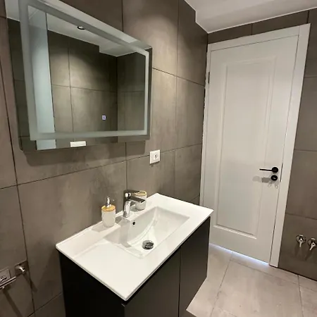 Apart-hotel Mario Radhimë