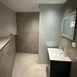 Mario Hotel apartamentowy Radhimë