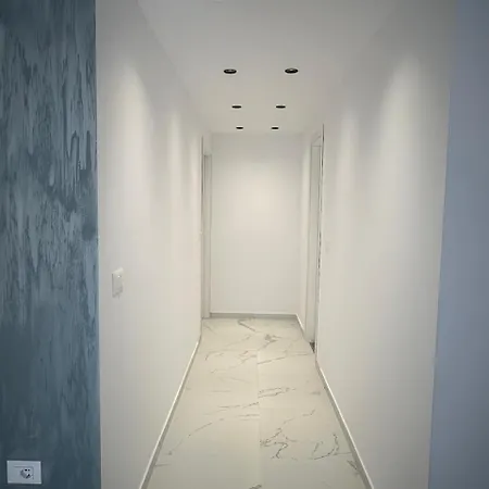 Marios Aparthotel Radhime